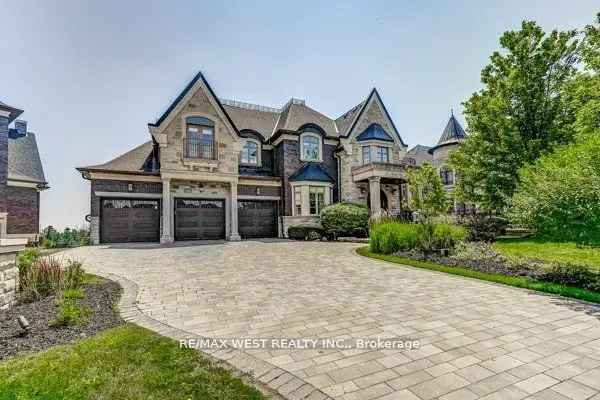 House For Sale in Vaughan, Ontario