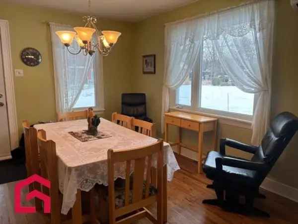 Bungalow for Sale Centre du Quebec RV Parking Low Maintenance