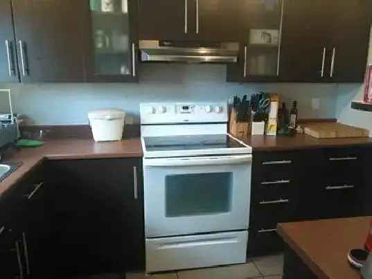 Room for Rent in Beacon Hill Gloucester Ottawa with Amenities Included