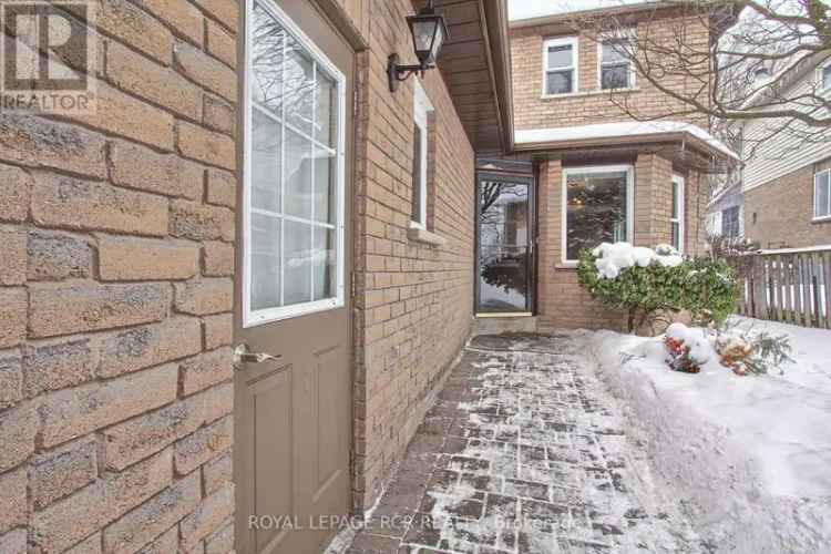 3-Bedroom Garage Link Home in Bradford West Gwillimbury