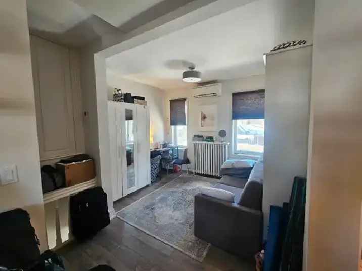 Self Contained Studio Apartment near U of T Available March 1st