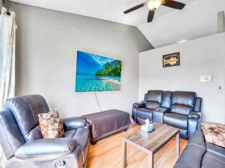 Renovated Bi-Level Home 2 2 Bedrooms 2 Baths Close to Schools