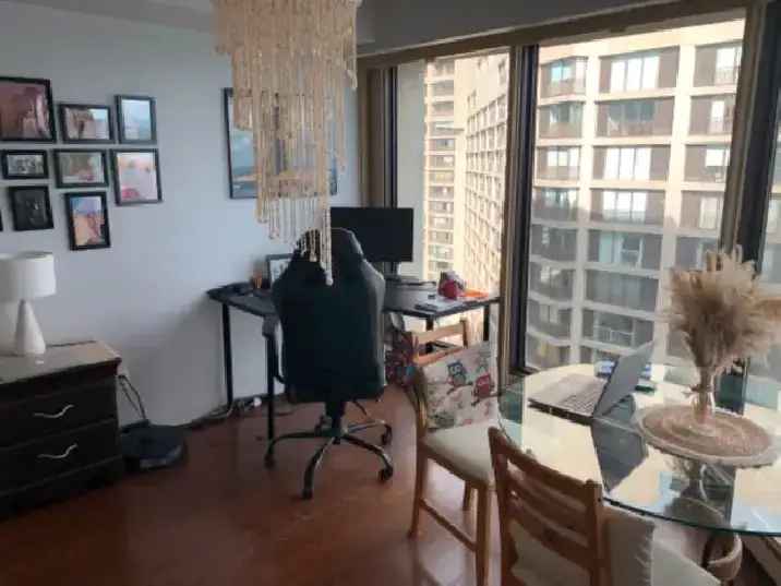 Spacious & Bright 1-bedroom lakefront condo in Downtown Toronto