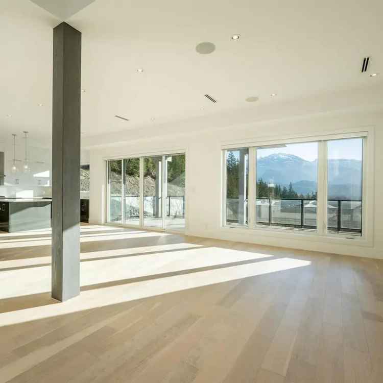 Luxury 5 2 Bedroom Home in Skyridge Squamish