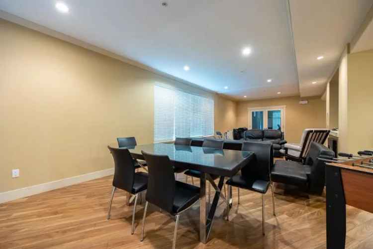 SOHO Condo: 1-Bedroom, 1-Bathroom, 648 sq ft