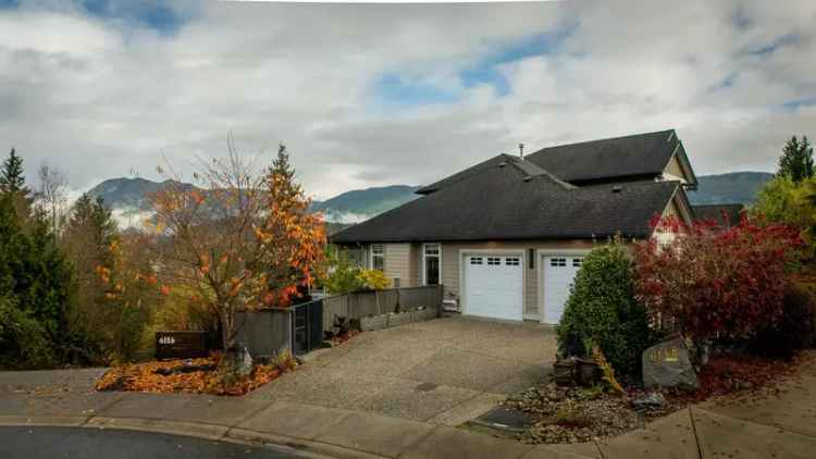 A $1,575,000.00 House/Single Family with 5 bedrooms in Sechelt District, Sunshine Coast