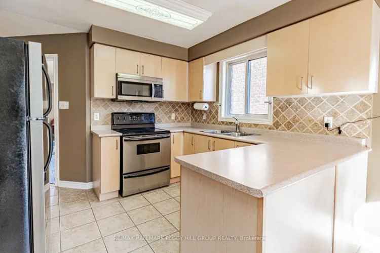 2200 Sq Ft Family Home in South Barrie Painswick