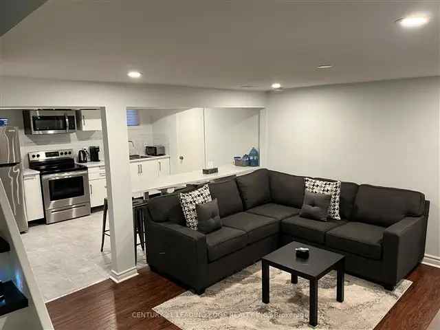 Newly Renovated 2-Bedroom Apartment Near QEW and Lake Ontario