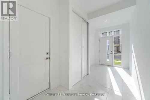 Luxury 3-Bedroom Townhome in Glenorchy Oakville