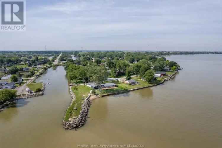 Lakefront Ranch Home - Stunning Lake St Clair Views