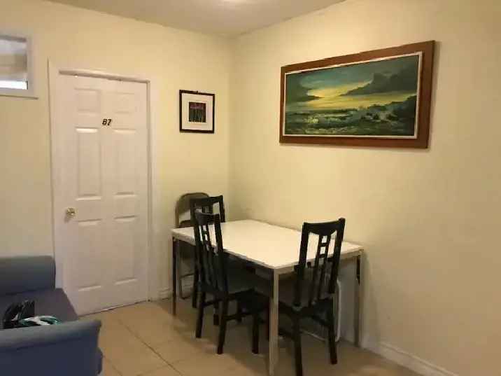 Room For Rent At Spadina/Dundas Single Female Only