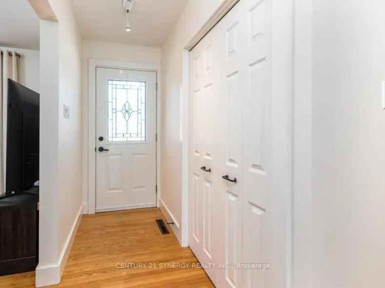 Updated Family Home in Scenic Renfrew