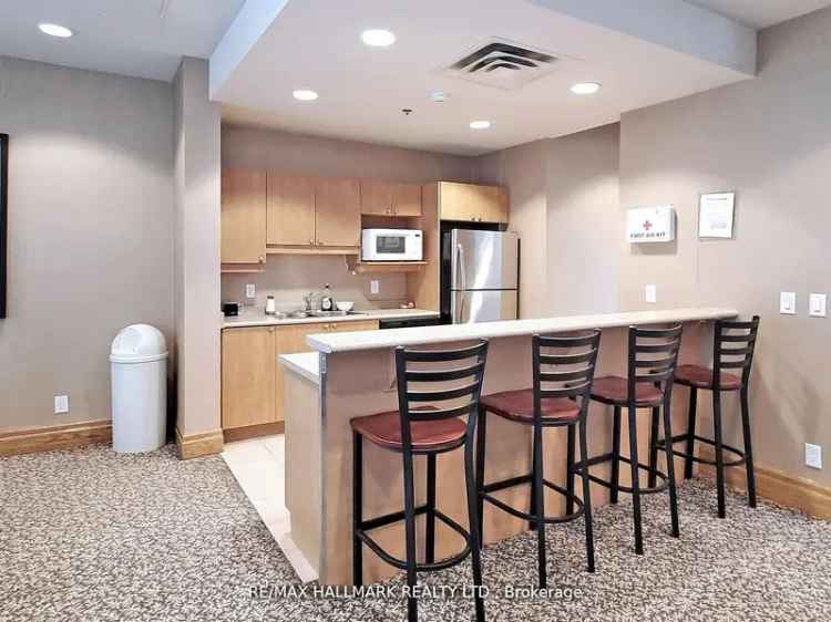 Gorgeous Newly Renovated Condo Suite Near Yonge & Highway 7