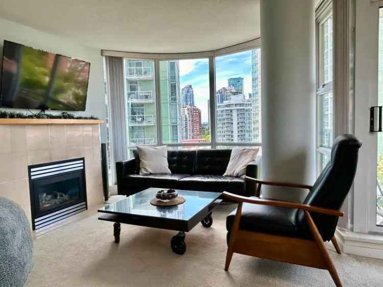 1106 1077 MARINASIDE Crescent in Vancouver: Yaletown Condo for sale in “MARINASIDE RESORT RESIDENCES” (Vancouver West)  : MLS®# R2942067