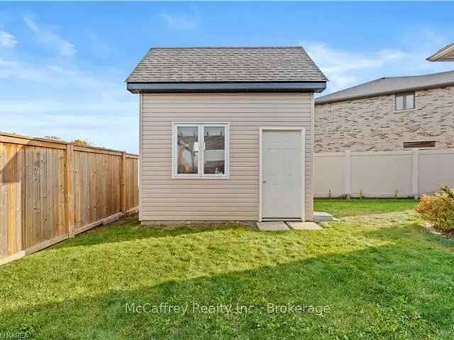 3+2 Bedroom Bungalow in Desirable Neighborhood