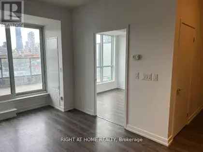 1 room apartment of 1 m² in Toronto