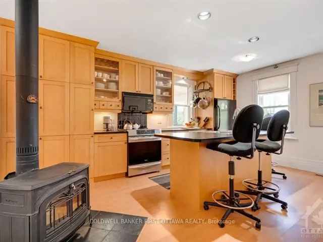 House For Sale in Lanark Highlands, Ontario