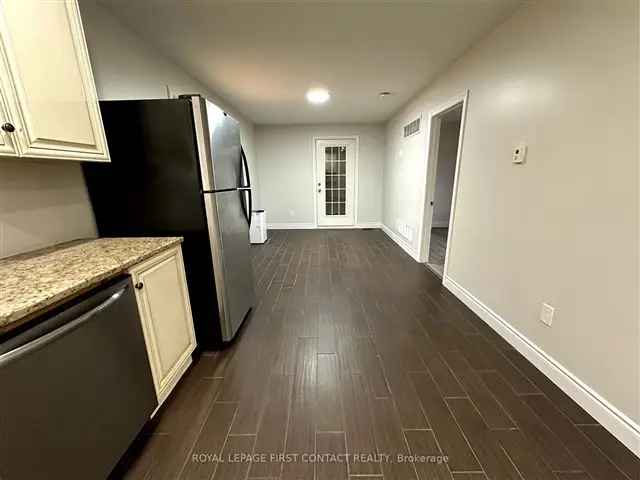 Beautifully Renovated 1 Bed 1 Bath Unit Near Lake