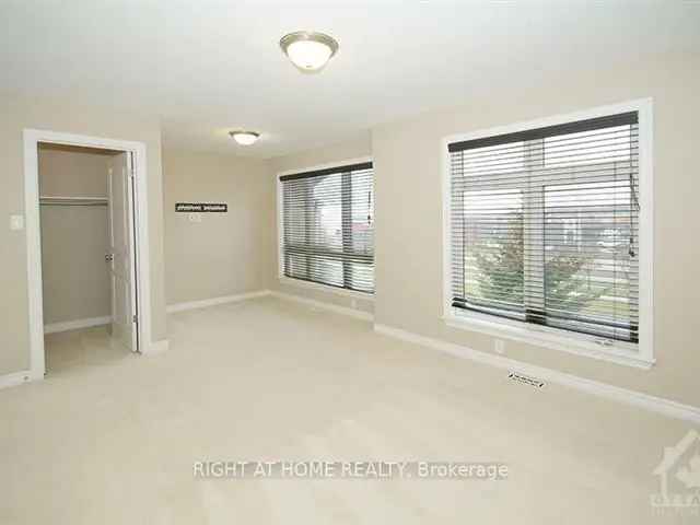 Townhouse For Rent in Ottawa, Ontario