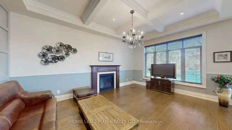 House For Sale in Richmond Hill, Ontario