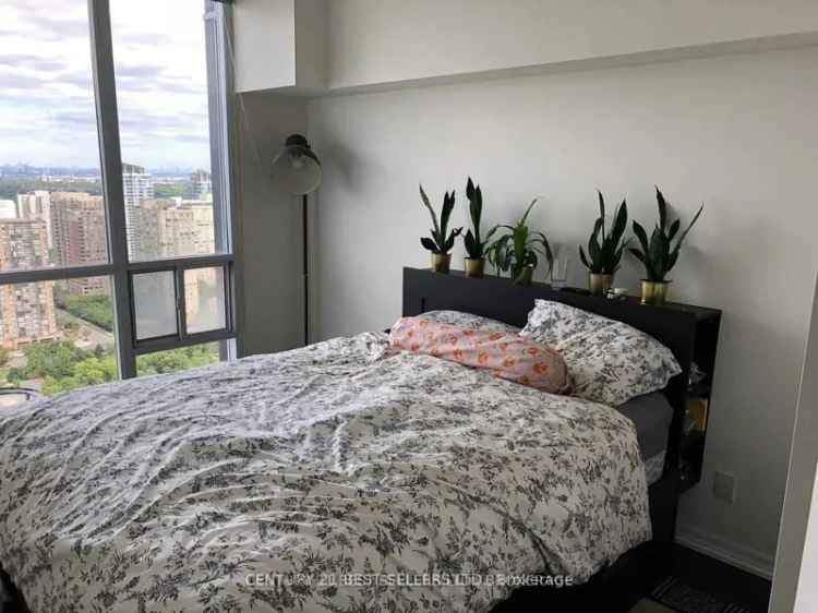 Rent Bright Spacious One Bedroom Den in Heart of Mississauga