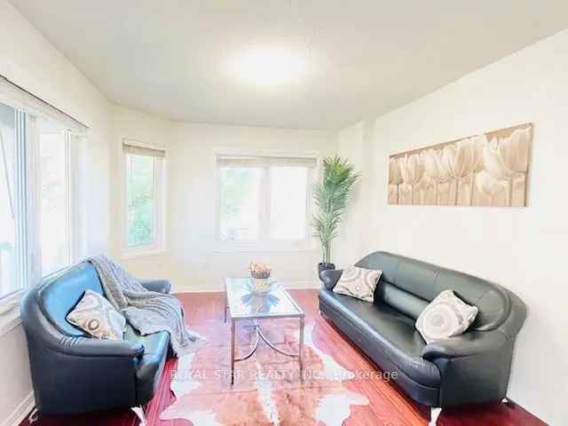 House For Sale in Mississauga, Ontario