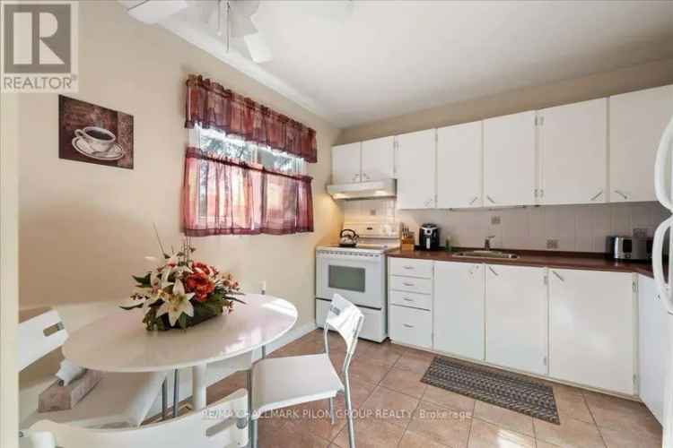 3-Bedroom Townhouse near Ottawa River Updated Kitchen and Bathroom