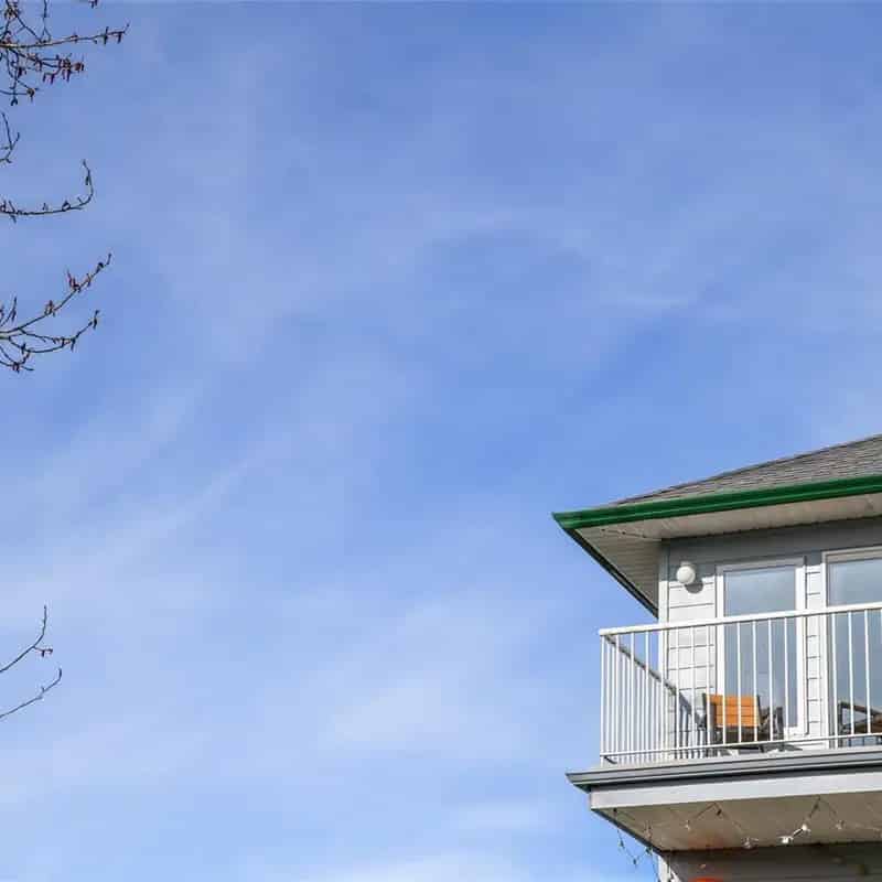 Comox 3 Bedroom Condo for Sale