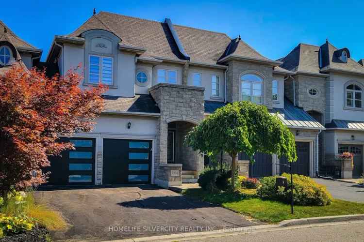 House For Sale in Oakville, Ontario