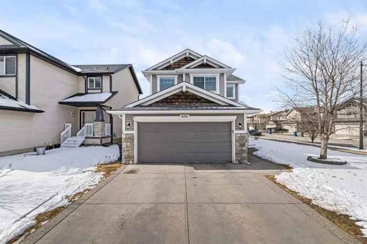 House For Sale in Calgary, Alberta