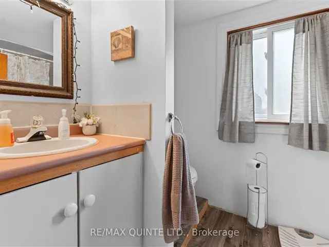 House For Sale in Rossmore, Ontario