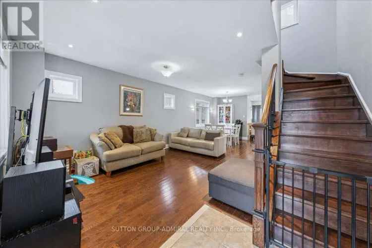 Charming Detached Home in Briar Hill-Belgravia