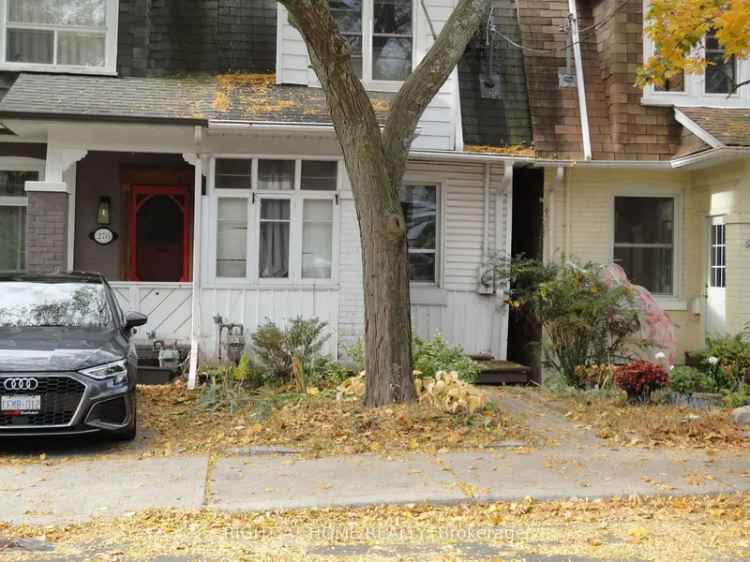 House For Sale in Toronto, Ontario