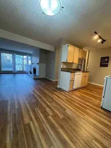 Apartment For Rent in 2419, 16 Street SW, Calgary, Alberta