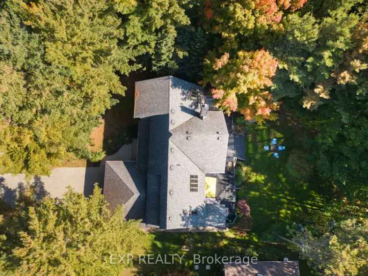 Luxury Horseshoe Valley Home with Chef's Kitchen and Hot Tub