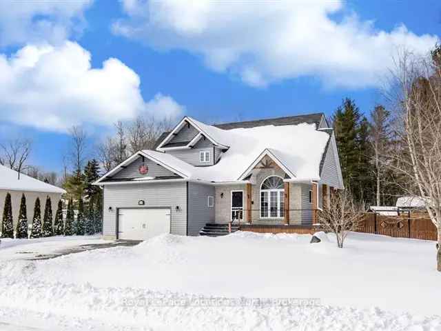 Estate Living Wasaga Sands 4 1 Bedroom Home Private Backyard Oasis