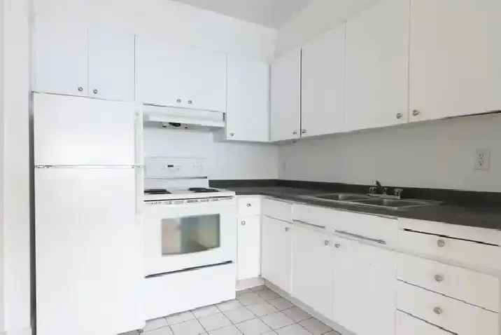 spacious 3.5 for rent, Westmount adj, CDN - ID 3594