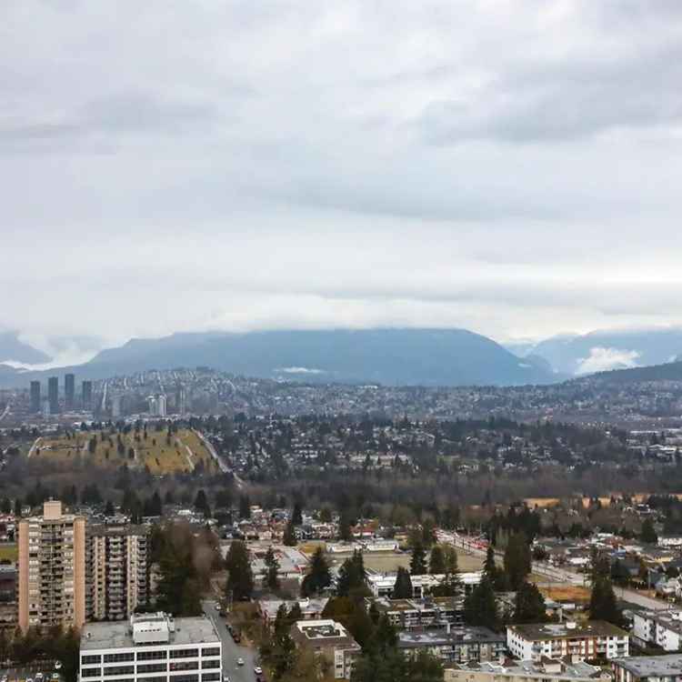 For Sale Luxurious Corner Apartment in Metrotown with Panoramic Views