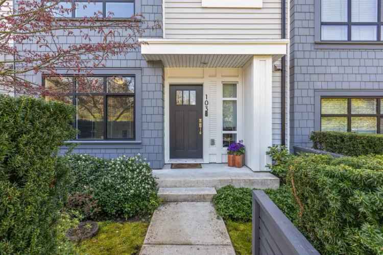 Clayton Townhouse 4 Bed 3 Bath Amazing Parkview Close to Skytrain