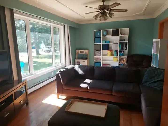 3 br, 2 bath, house, near NK, garage