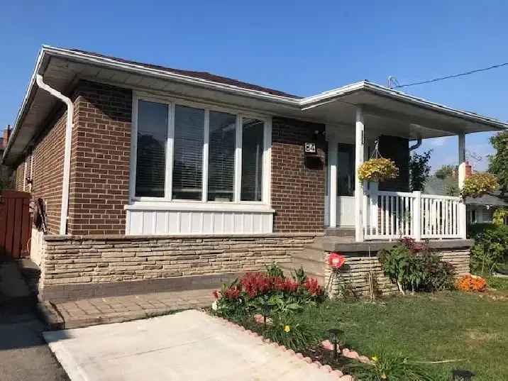 4 Bedroom Bungalow For Rent in Etobicoke Toronto