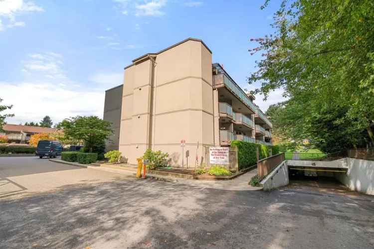 Brentwood Park Condo 1 Bed 1 Bath Ground Floor Walkout Yard