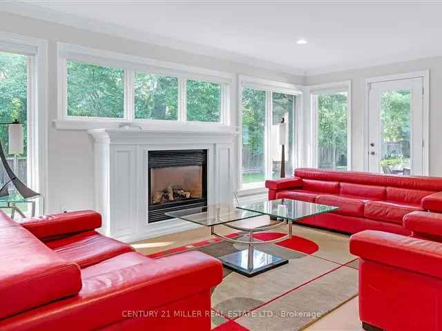 House For Sale in Oakville, Ontario