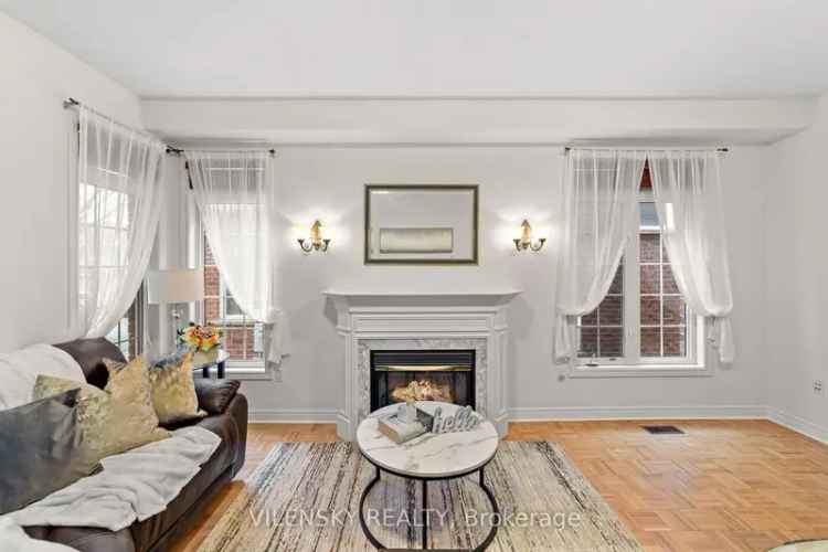Stunning 4-Bedroom Home in Thornhill Woods