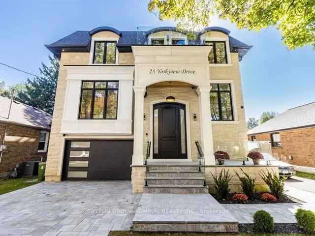 Luxury Custom Home in Queensway Village 5000 sq ft