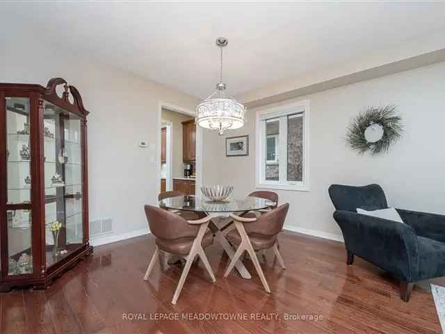 House For Sale in Georgetown, Ontario