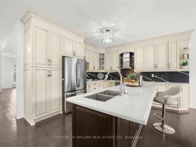 House For Sale in Mississauga, Ontario