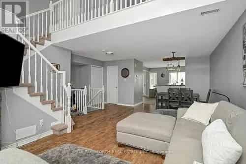 Hunt Club Park Modern Condo 2 Beds Loft