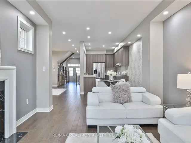 Luxury 4-Bedroom Home Near Highway 404