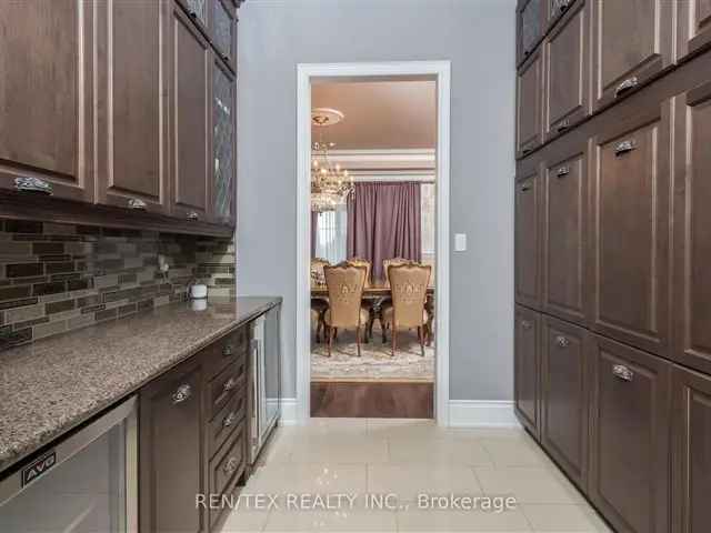 House For Sale in Vaughan, Ontario